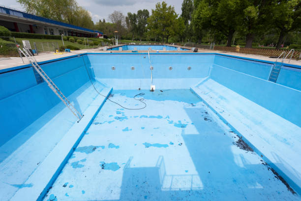 Best Local water damage restoration  in Newcomerstown, OH